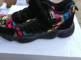 Vaikiški batai NAUJIENA