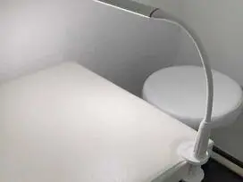 Blakstienų priauginimo lempa