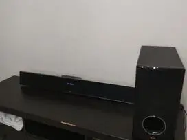 LG kolonėlė su žemų dažnių garsiakalbiu