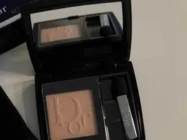 DIOR šešėliai