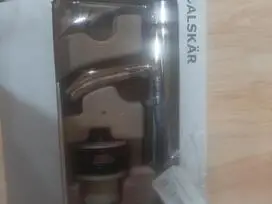 IKEA spintelė, praustuvė, veidrodis, maišytuvas