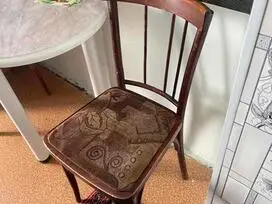 Senovinės kėdės (3 vnt.)