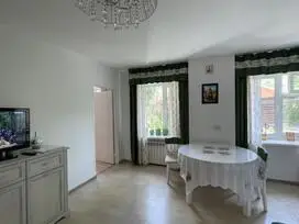 3 kambarių, 53 m², Namas mūrinis - renovuotas