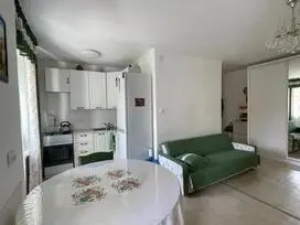 3 kambarių, 53 m², Namas mūrinis - renovuotas