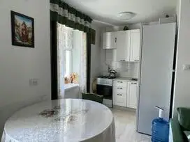 3 kambarių, 53 m², Namas mūrinis - renovuotas