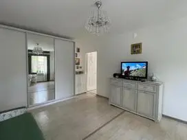 3 kambarių, 53 m², Namas mūrinis - renovuotas