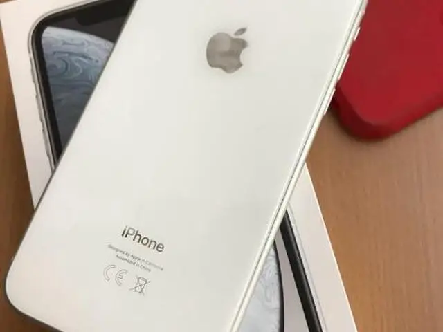 iPhone XR 128GB White - 1