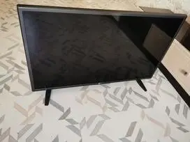 LG 32 COLIŲ TELEVIZORIUS.