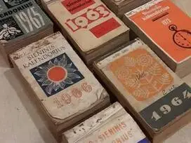 Kalendoriaus lapeliai ivairioms progoms 1935-2025