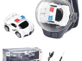 Laikrodis su įmontuotu nuimamu mini RC automobiliu
