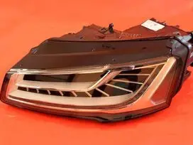 Audi A8 priekinis k/p Led žibintas