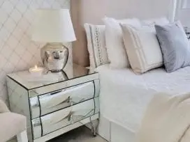 Staliukai, komodos, veidrodiniai baldai - 12