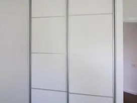 Stumdomų durų gamyba, spintos slankiojančiomis durimis, pertvaros, drabužinės, baldų gamyba - 21